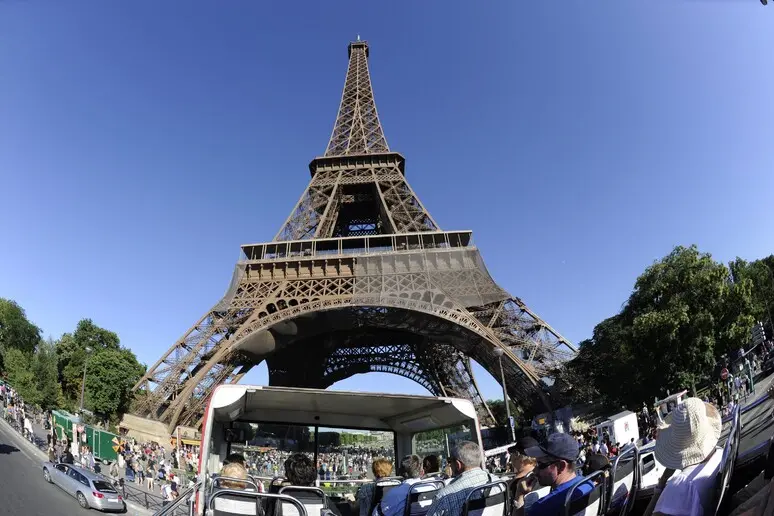 La Torre Eiffel (Ansa)