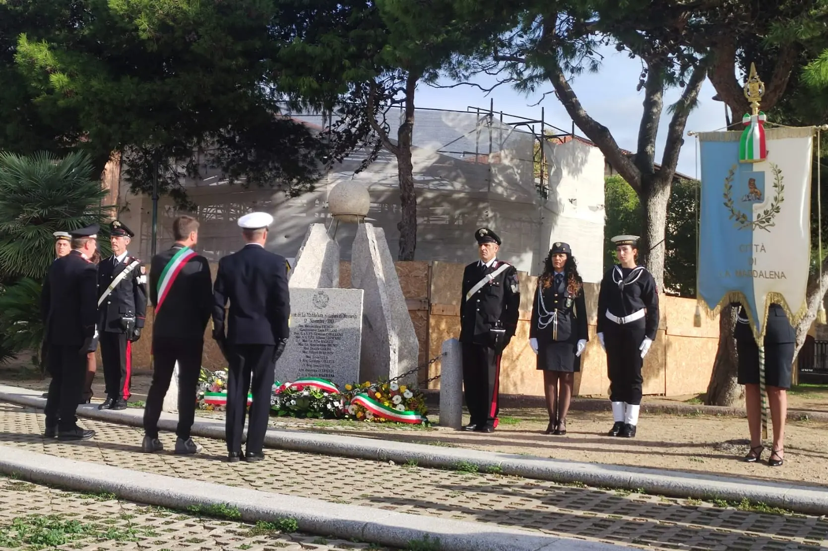 L'omaggio ai caduti di Nassiriya a La Maddalena (foto Ronchi)