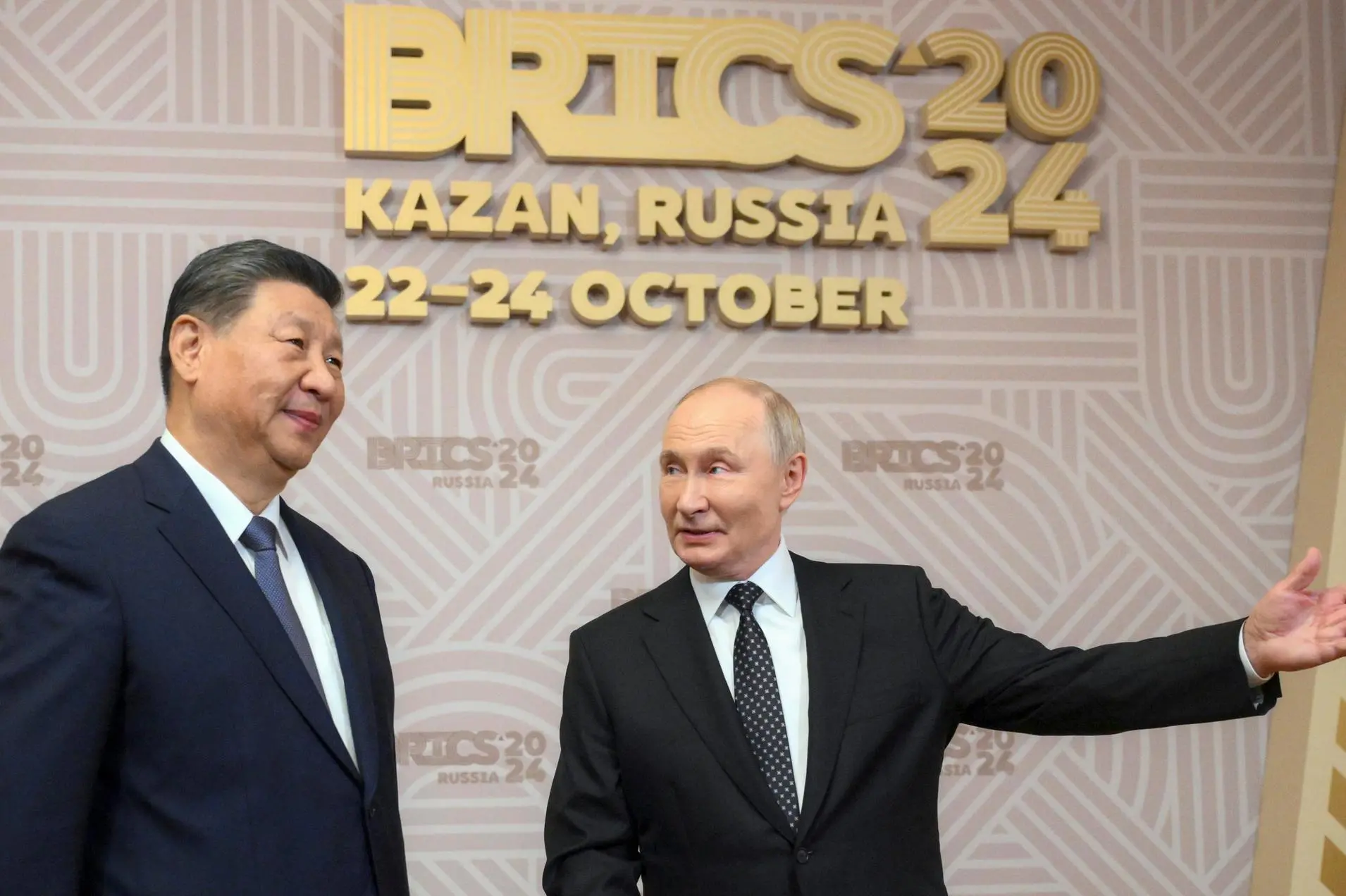 Xi Jinping con Vladimir Putin (Ansa)