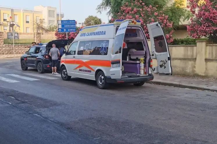 L'intervento del 118 sul luogo dell'incidente (foto Pala)