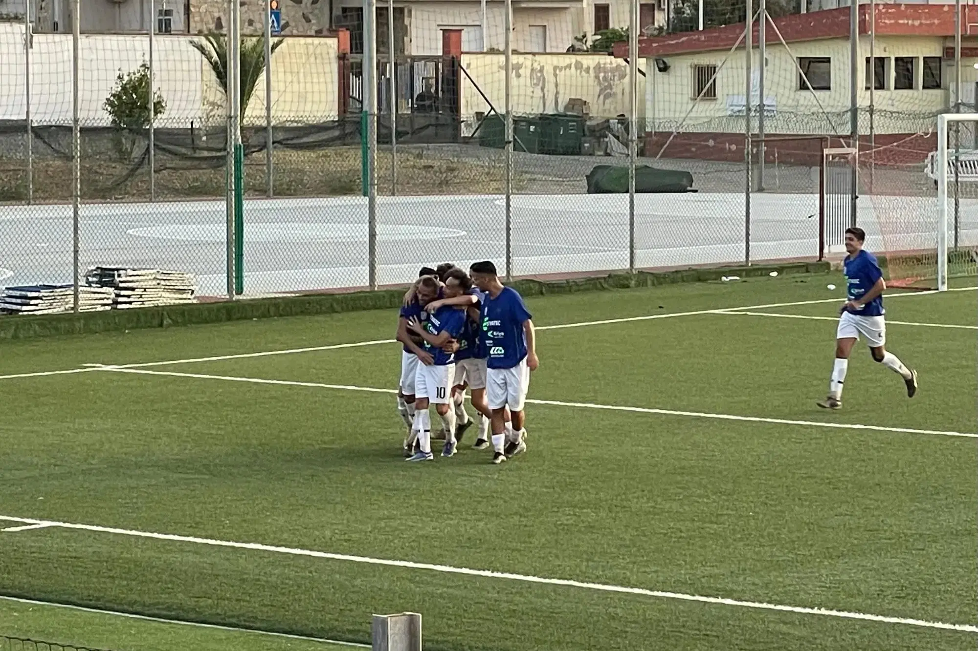L'esultanza di Mauro Ragatzu dopo il gol alla Gialeto in coppa (foto Spignesi)