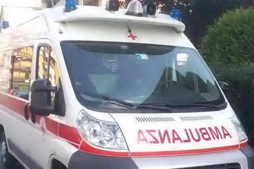Un'ambulanza (Archivio L'Unione Sarda)