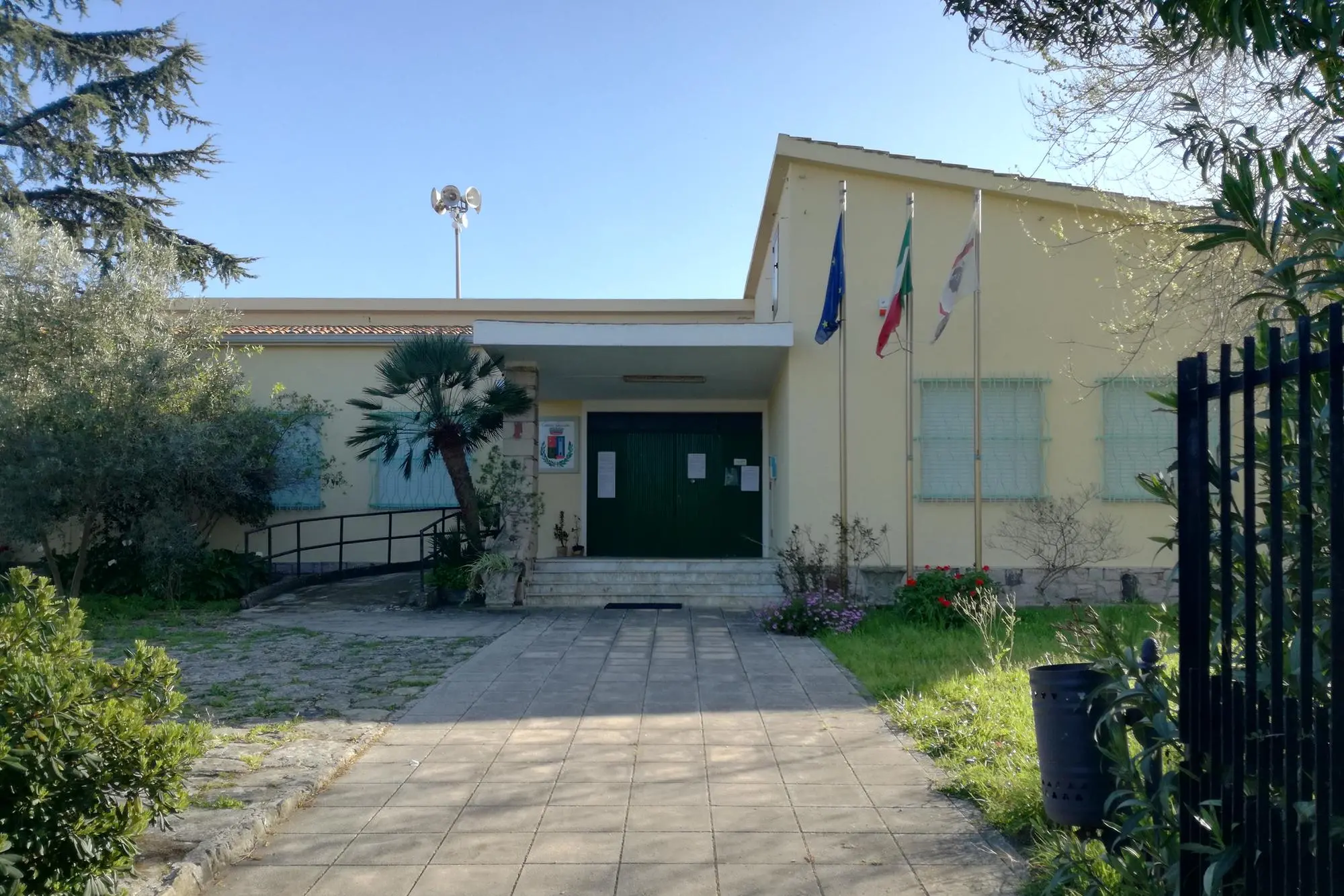 Il municipio di Siamanna (foto di Giacomo Pala)