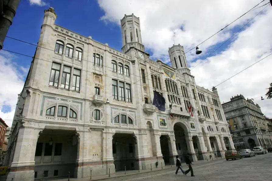 Il palazzo comunale di Cagliari (archivio L'Unione Sarda)