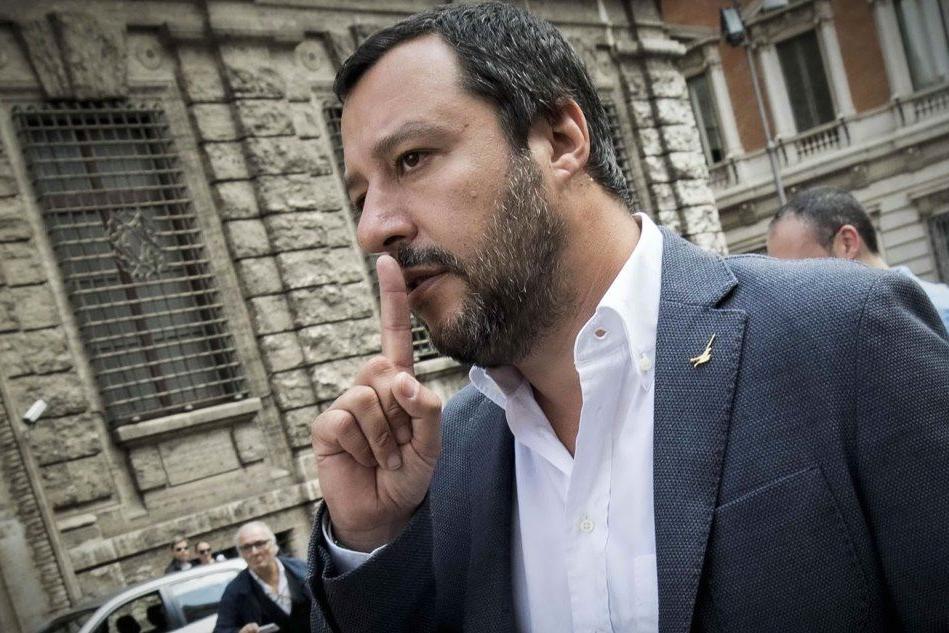 Salvini sconfessa Di Maio: &quot;Draghi ha fatto tanto per l'Italia&quot;
