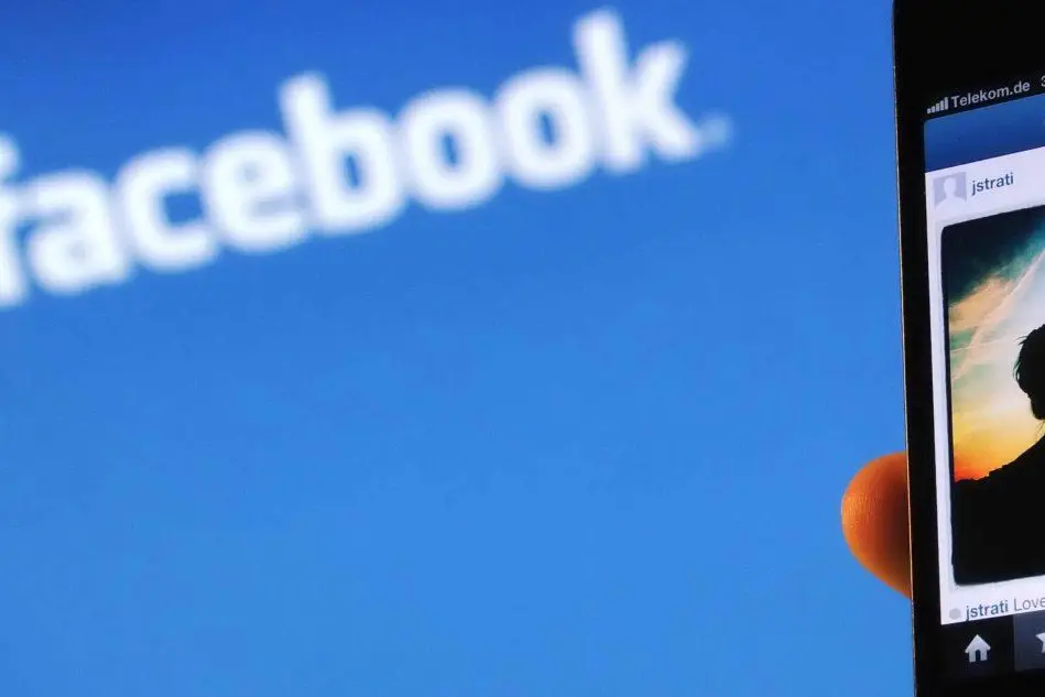 La persecuzione è avvenuta su Facebook