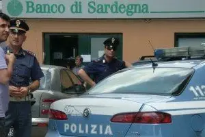 La sede del Banco di Sardegna rapinato a Sassari
