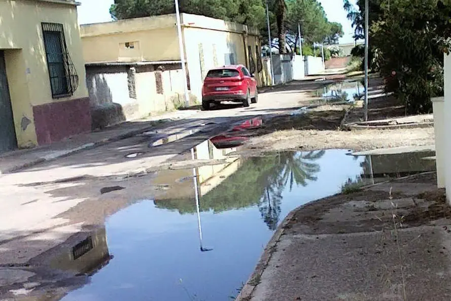 Fiumi di liquami in via Pantelleria