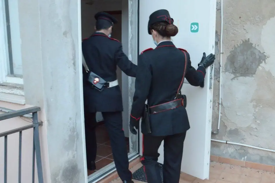(foto carabinieri)