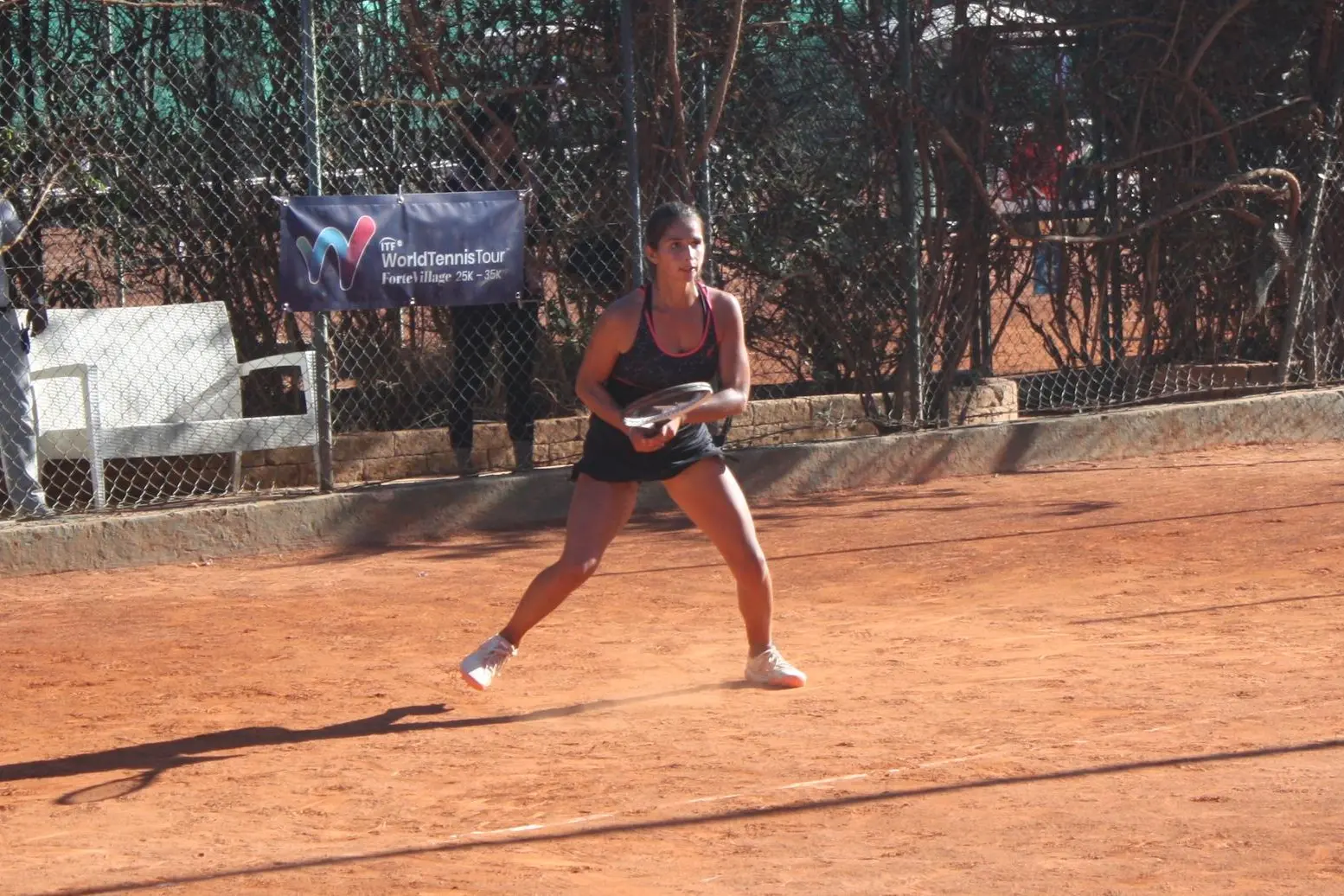Barbara Dessolis in campo a Santa Margherita di Pula (foto Antonio Burruni)
