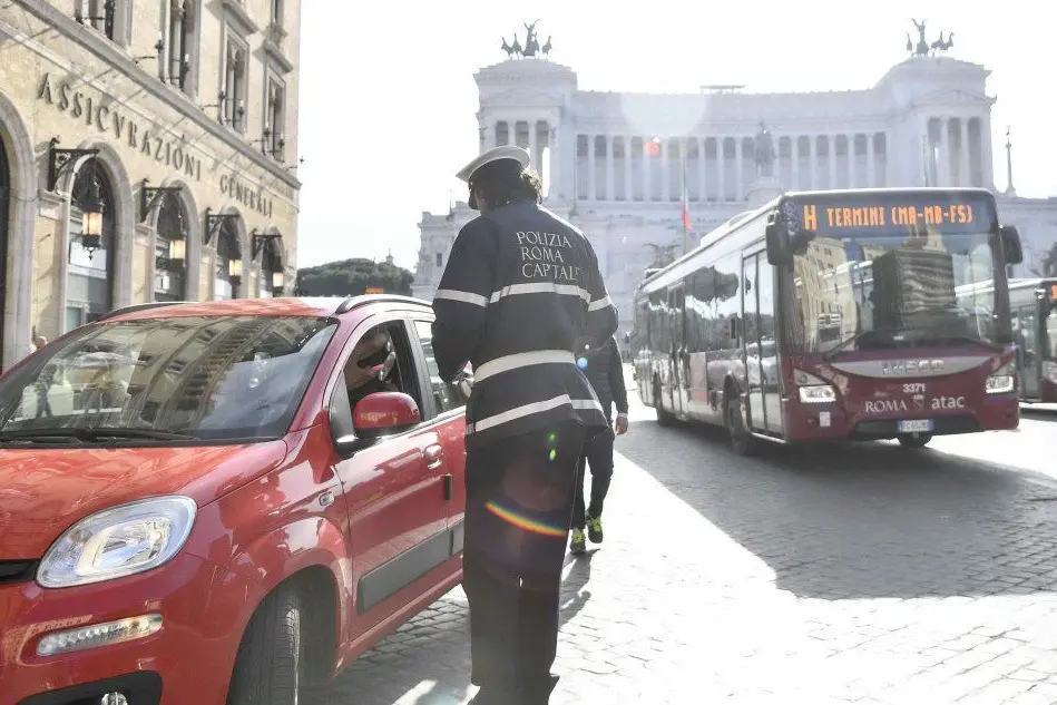 Un vigile urbano a Roma
