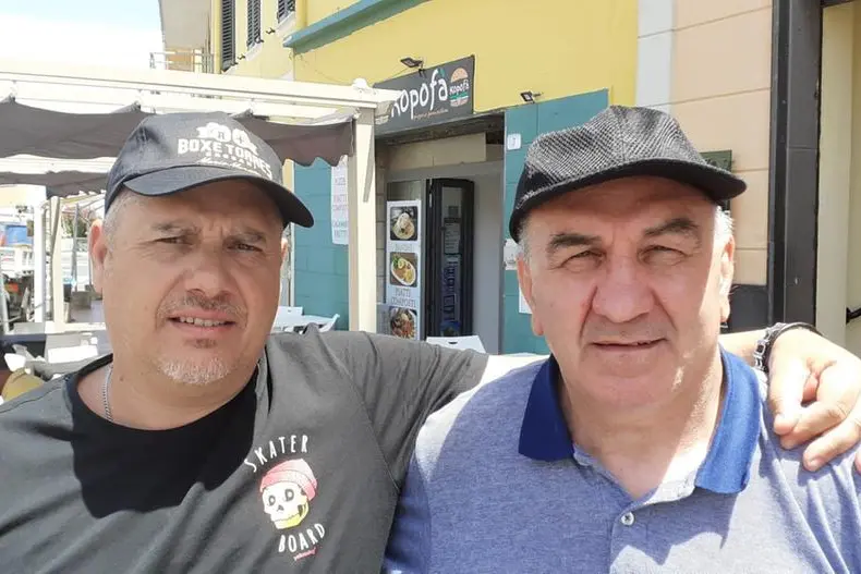 A destra il manager Mario Loreni, a fianco il maestro Maurizio Muretti (L'Unione Sarda - Tellini)