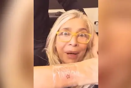 Mara Venier e il tatuaggio (frame Instagram)