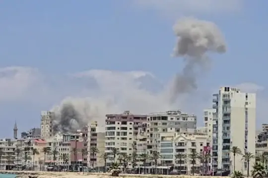 Pesante attacco israeliano in Libano su zona residenziale Tiro, vittime