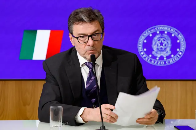 Il ministro Giorgetti (Ansa)
