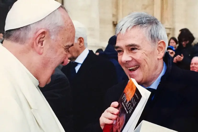 Gianni Garrucciu con Papa Francesco (archivio L'Unione Sarda)