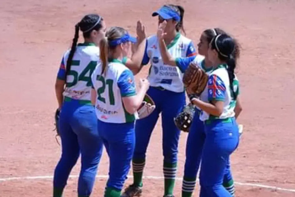 Le ragazze della Nuoro Softball (foto Tiziana Spina)