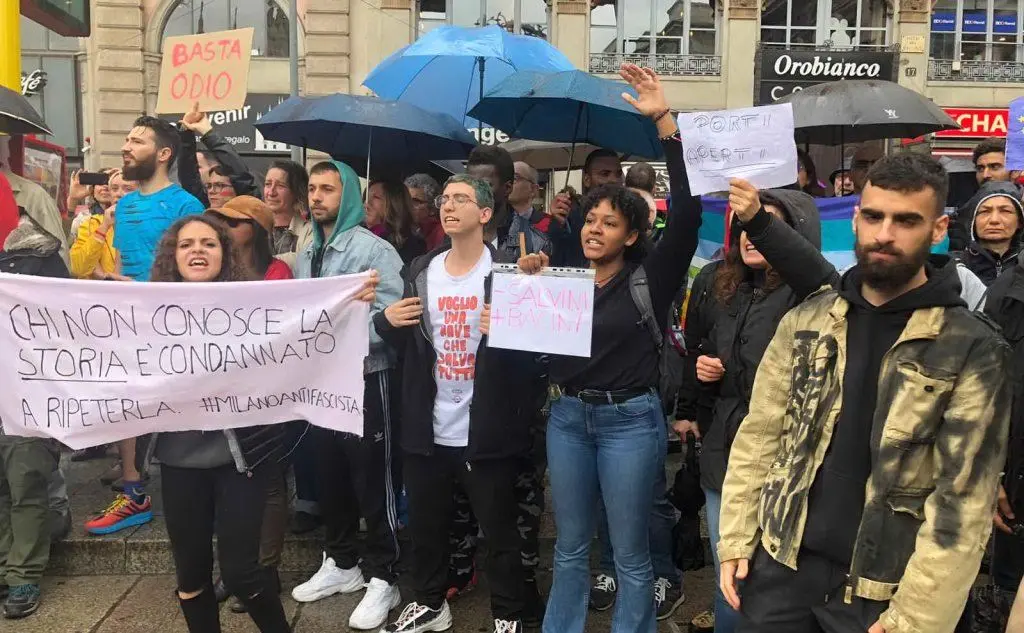 La protesta di un gruppo di giovani è stata pacifica