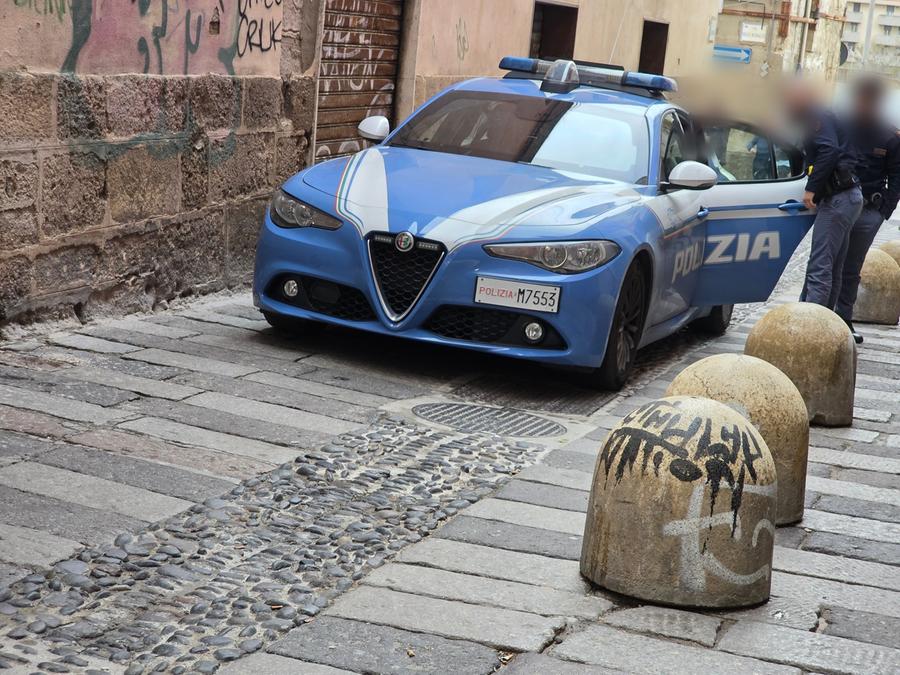 Sassari, alta tensione in via al Rosello: una persona in questura