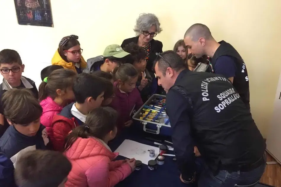 Cagliari, il Diario della Polizia per i bimbi delle elementari