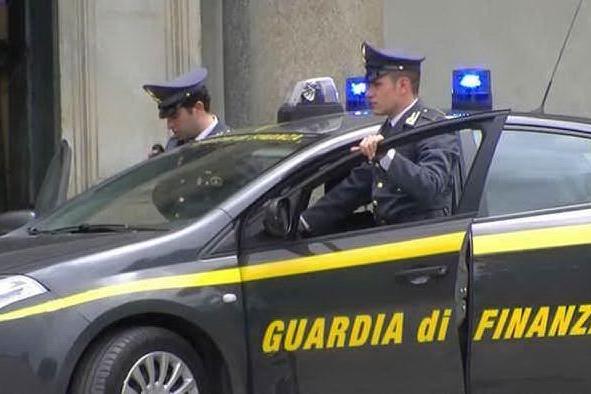 Truffa alla Fondazione Cassa di Risparmio di Civitavecchia: sequestri anche in Sardegna