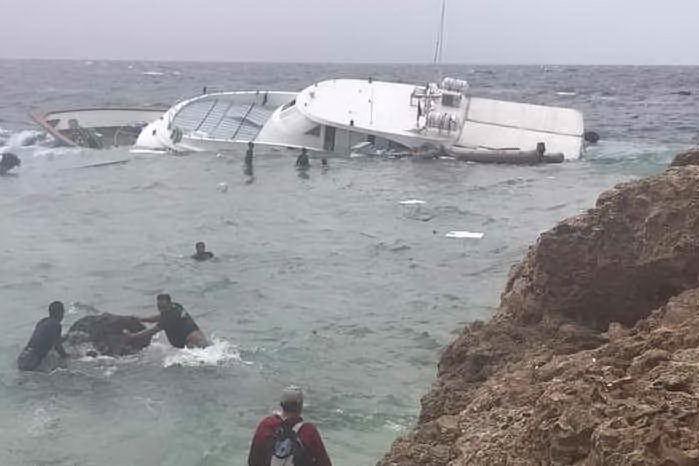 Tragedia sfiorata nel Mar Rosso: affonda una barca con tre sub cagliaritani