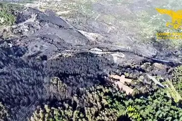 Cenere, morte e devastazione: le drammatiche immagini panoramiche dell'incendio che ha colpito al cuore l'Ogliastra