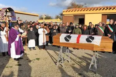I funerali di Giovanni Lilliu a Barumini. Foto Simone Nonnis