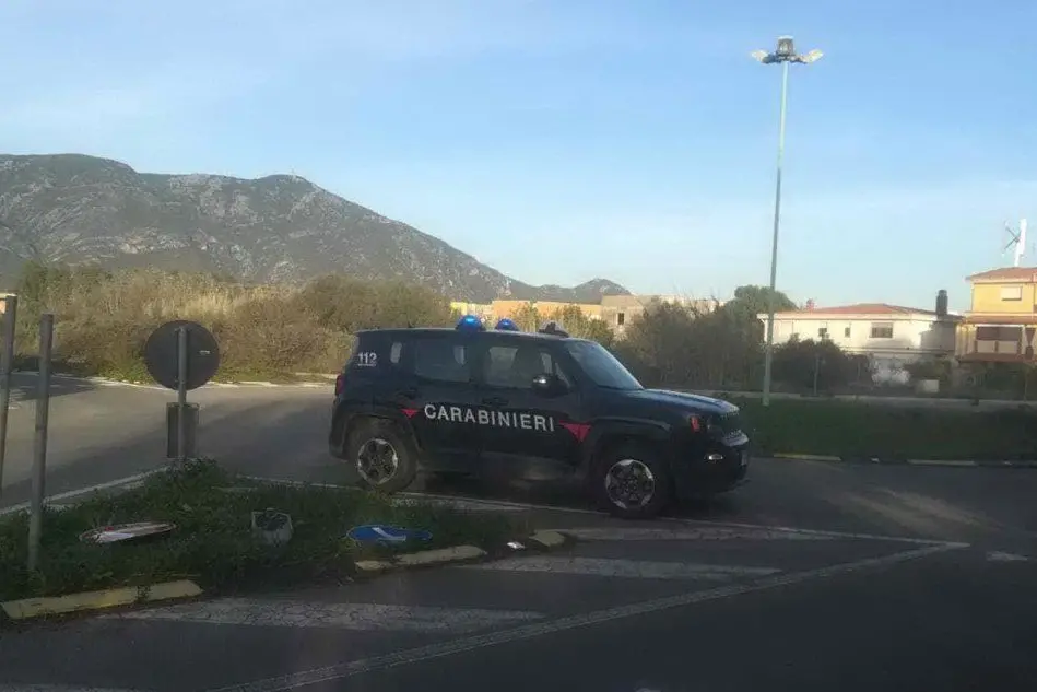 I carabinieri sul luogo dell'incidente (Foto C.Simbula)