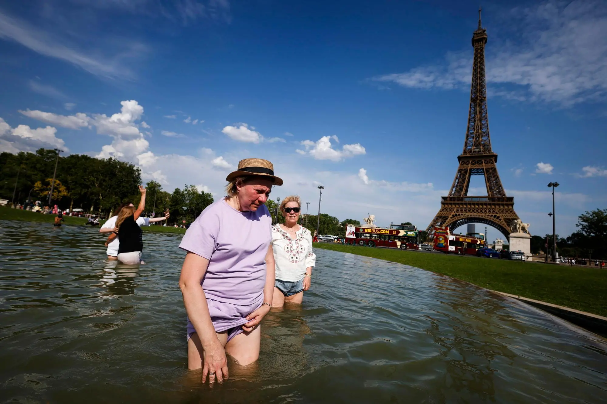Caldo torrido in Francia (Ansa/Epa)