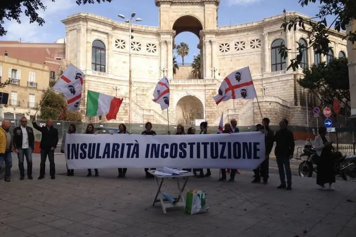 Una manifestazione per l'insularità (Ansa)