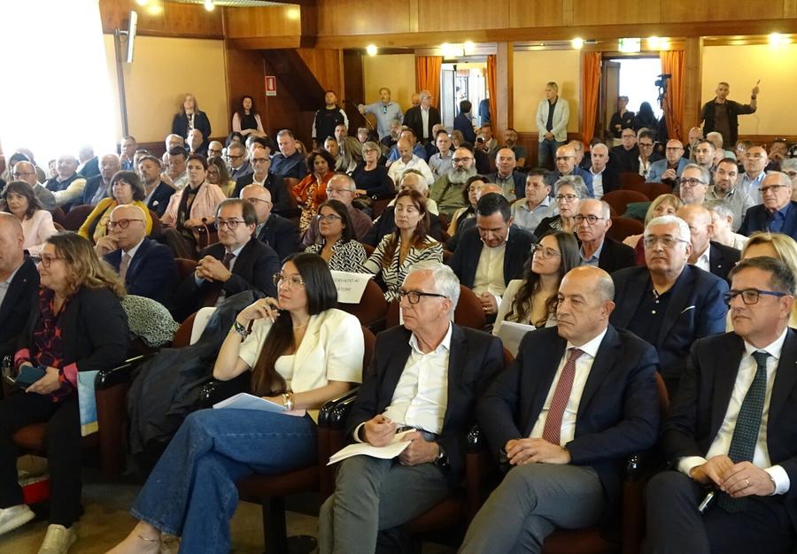 La Regione vara un piano giovani