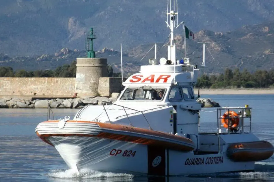 La motovedetta della Guardia Costiera ad Arbatax (foto Roberto Secci)