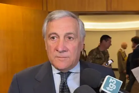 Tajani a Beirut: ho chiesto di garantire incolumità ai nostri soldati
