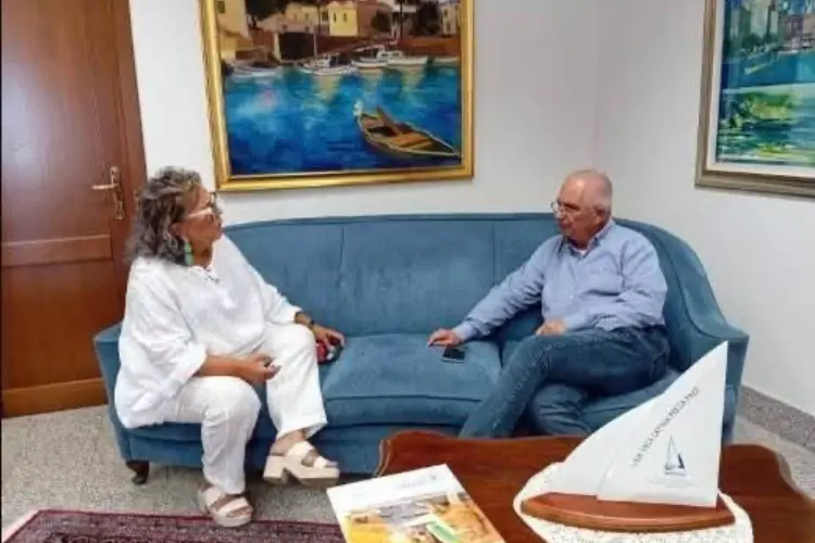 La sindaca di Stintino e cda di Abbanoa (foto concessa)