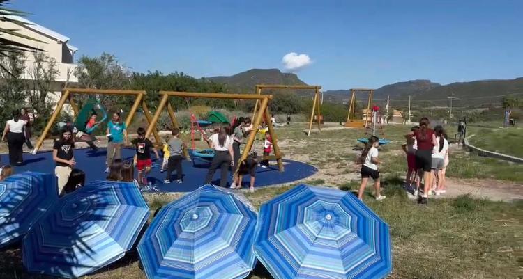 A Castelsardo un parco giochi inclusivo con bosco urbano