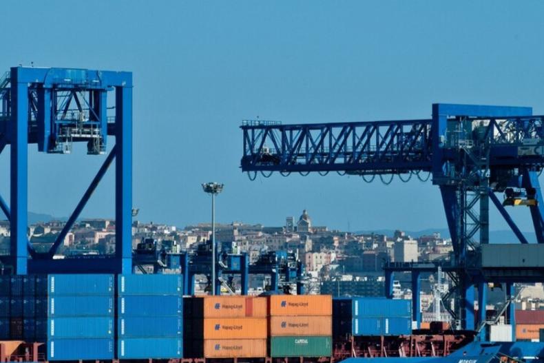 Cala l’export della Sardegna: -21%. Il Pd: «Intervenire per 