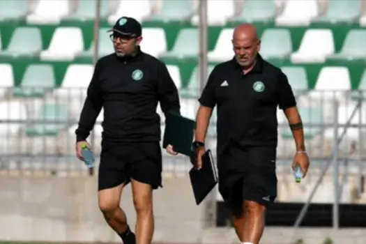 Mauro Ottaviani con l'allenatore dei portieri dell'Arzachena Marco Fresi (fonte Facebook)
