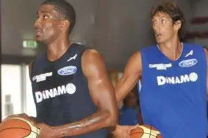 L'ala James White e il centro Alessandro Cittadini (Gloria Calvi)