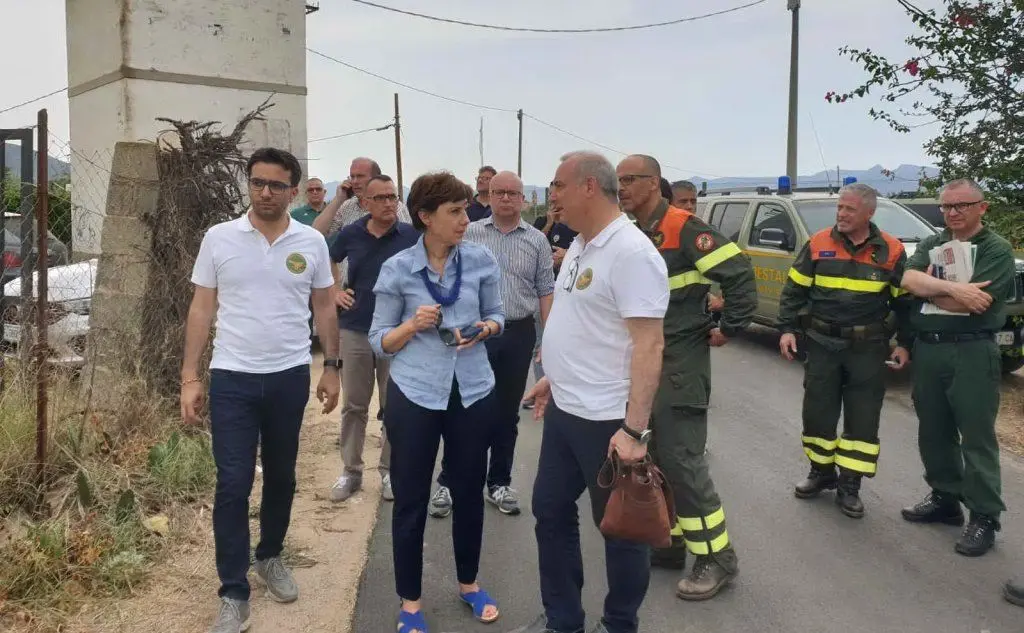 L'assessore Lampis a Tortolì (foto L'Unione Sarda - Deidda)