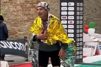 Marco Spina all'arrivo della ultramaratona (foto concessa)