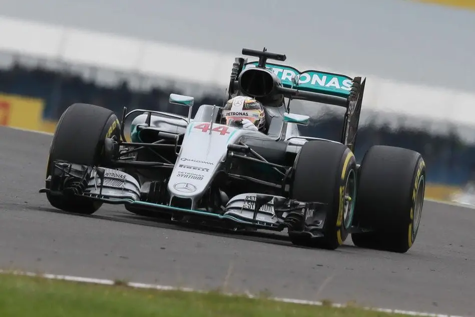 Lewis Hamilton sulla Mercedes