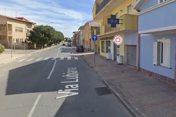 La farmacia di via Lubiana, a Carbonia (foto Google Maps)