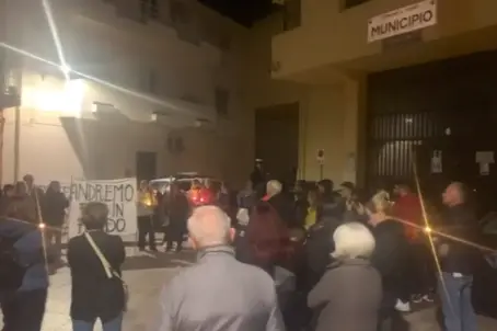 Manifestazione contro l'impianto del gas a Torpè (foto da frame video)