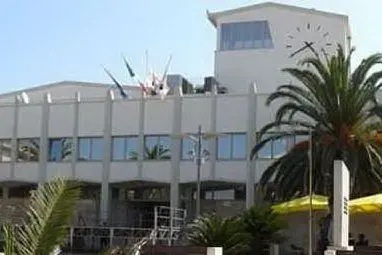 Il palazzo comunale (foto L'Unione Sarda - Pala)