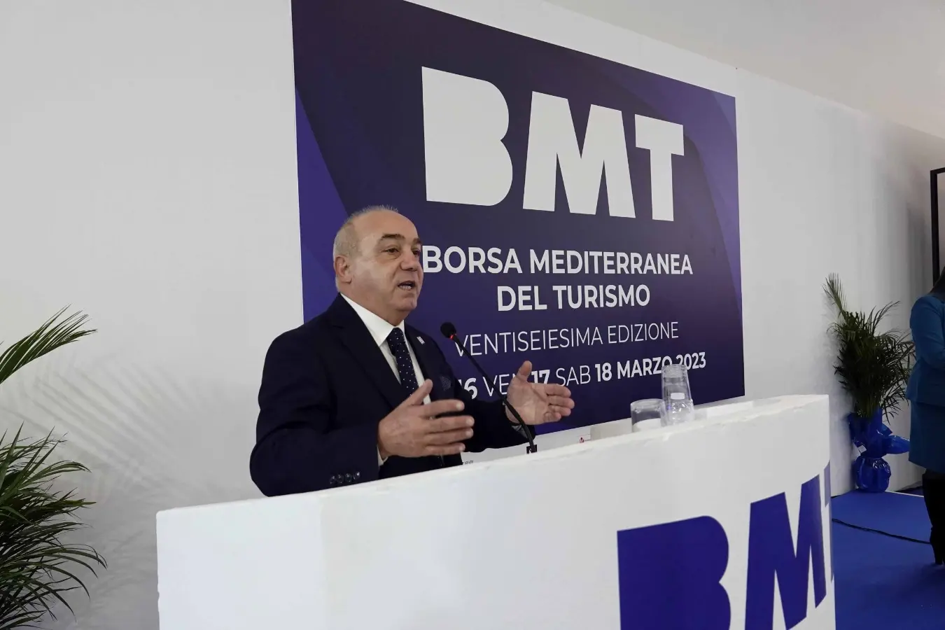 L'assessore regionale al Turismo Gianni Chessa alla Bmt campana (foto ufficio stampa)