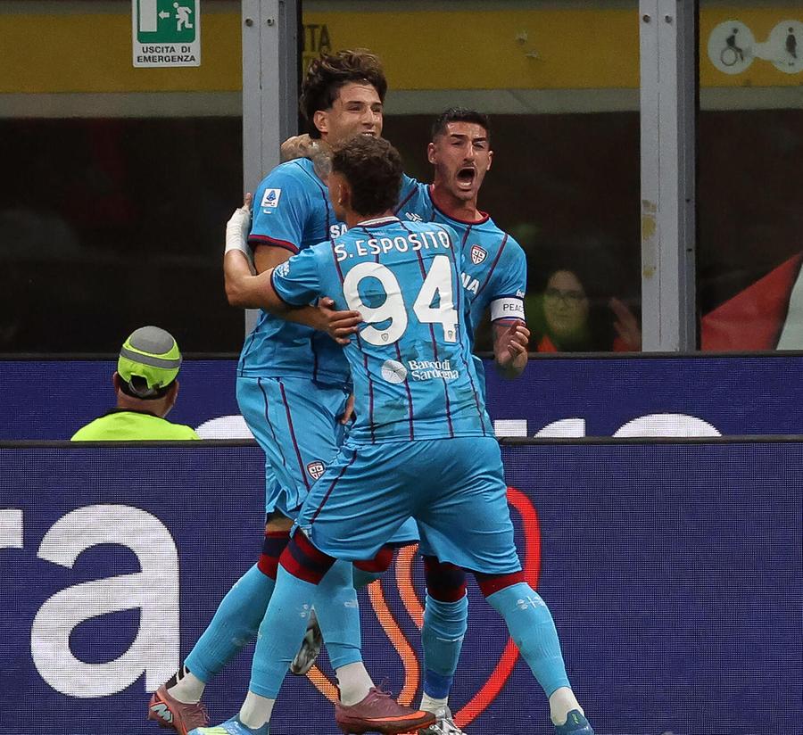 Un grande Cagliari  gela il Meazza Batte il Milan (1-2) e chiude 14esimo