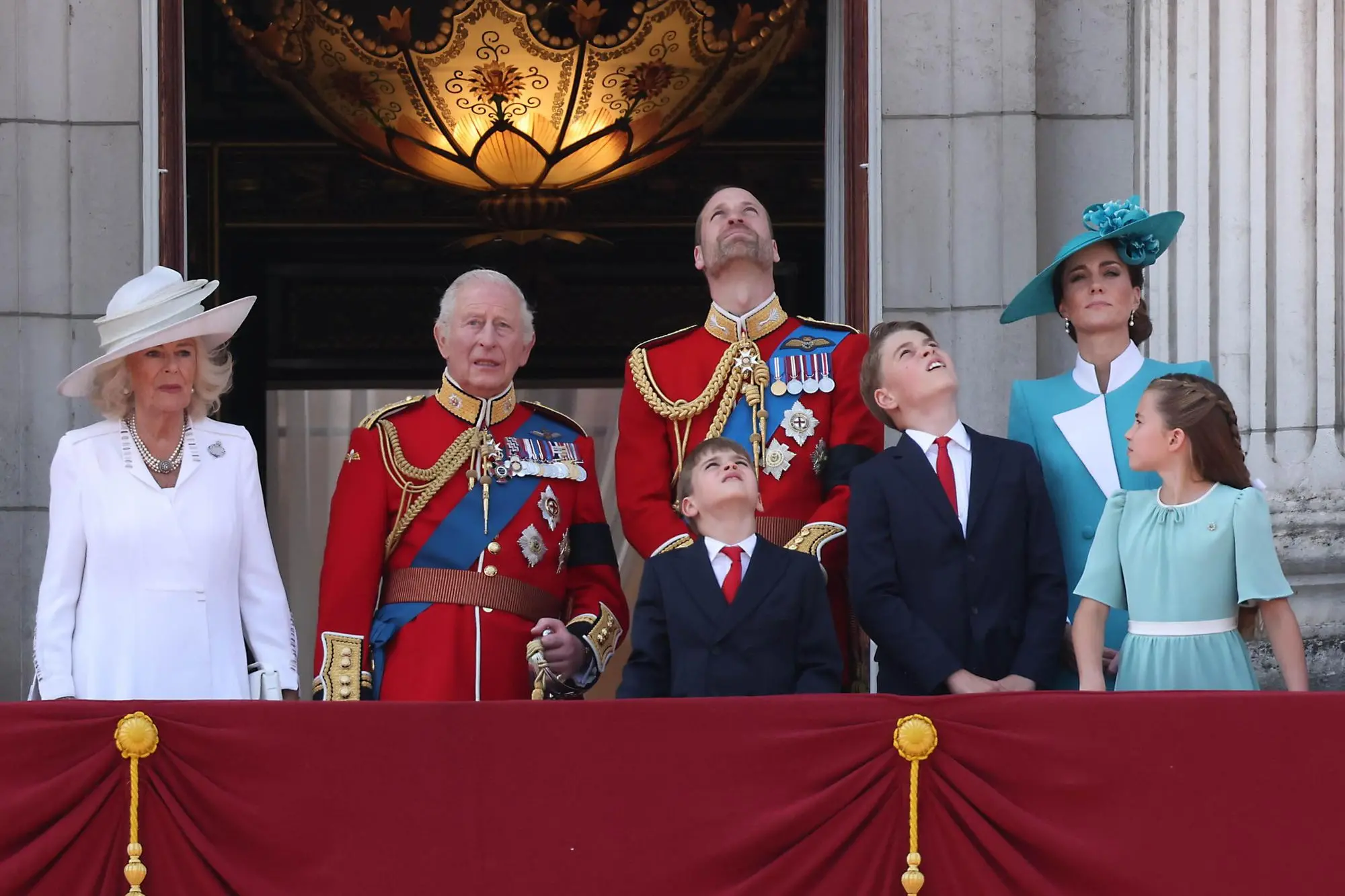epa12174951 (L-R) Britain’s Queen Camilla, King Charles III, Prince William, Prince Louis, Prince George, Princess Charlotte and Princess Catherine , Princess of Wales on the balcony during the Trooping the Colour ceremony in London, Britain, 14 June 2025. The King's birthday parade, traditionally known as Trooping the Colour, is a ceremonial military parade to celebrate the official birthday of the British sovereign. EPA/NEIL HALL
