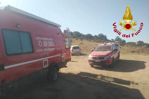 Le ricerche dei vigili del fuoco (foto concessa)