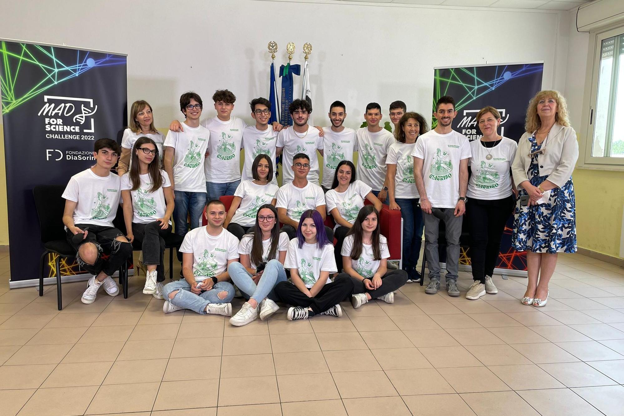 Il progetto Elicriso degli studenti di San Gavino brilla al concorso “Mad for Science”